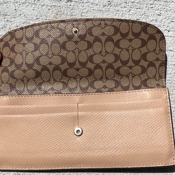 Perfect fall/winter duo! Coach purse and wallet - Picture 4 of 7